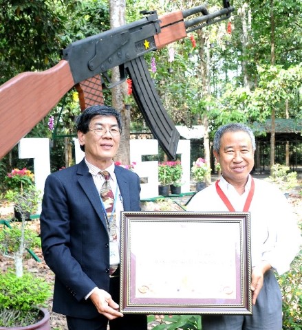 Mô hình súng AK ở huyện Dương Minh Châu đạt kỷ lục dài nhất Việt Nam